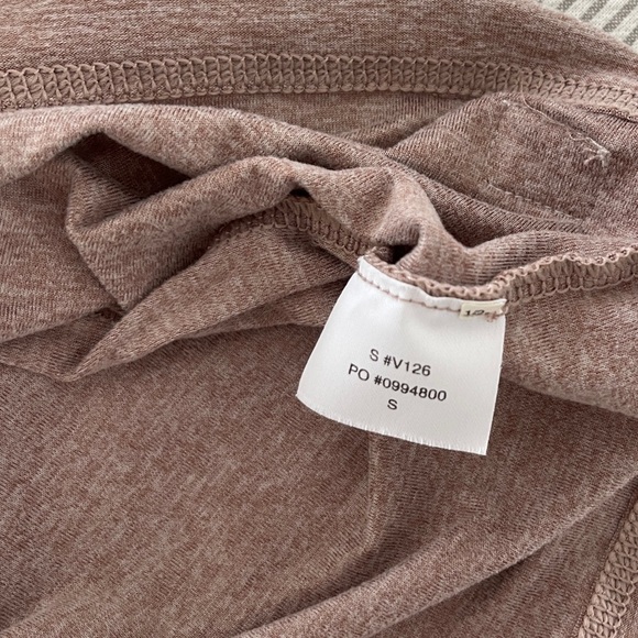 Vuori Men’s Strato Tech Tee. Size Small. Sable Heather Color - Picture 7 of 7